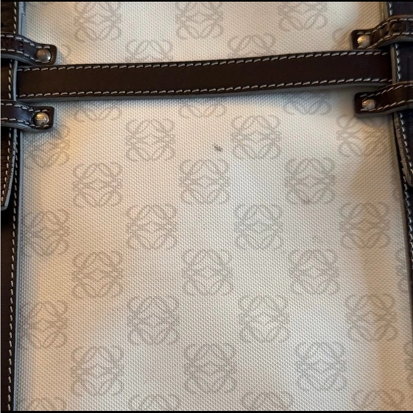 Loewe Anagram Tote Bag with Authentication card - Picture 11 of 13